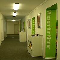 Blick Richtung Kinderbereiche in der Stadtbibliothek Bad Saulgau 